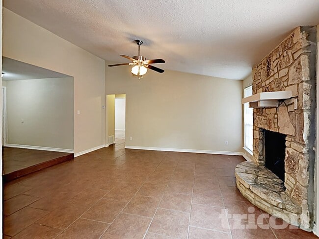 Foto del edificio - 6515 Ridge Cir Dr
