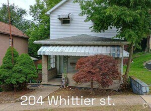 Building Photo - 204 Whittier St