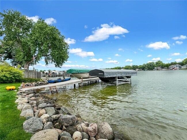 Foto del edificio - 4722 West Arm Rd