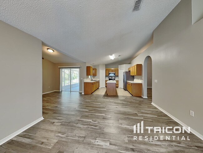 Building Photo - 1670 Ridgemoor Dr