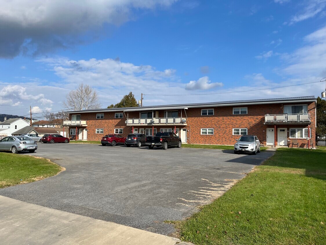 Foto principal - 535 S Wayne St