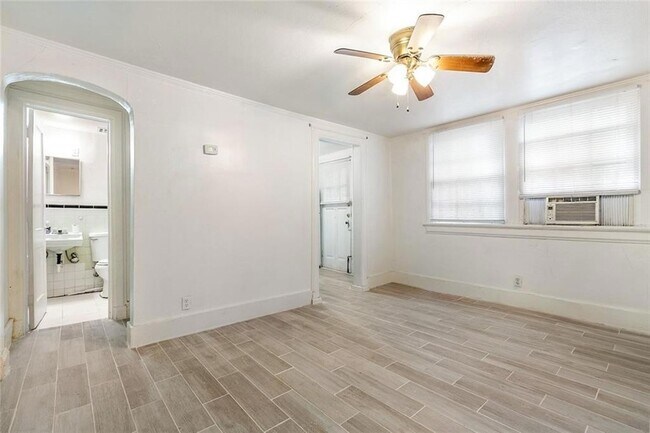 Foto del edificio - 1826 Moss St