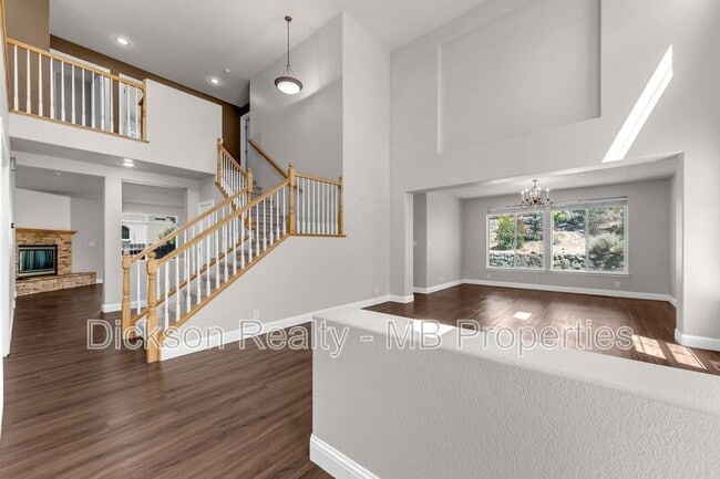 Building Photo - 7117 Heatherwood Dr