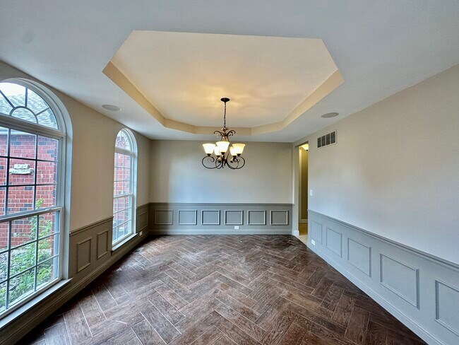 Building Photo - 9032 Spy Glass Pl Dr