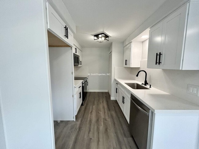 Foto del edificio - 3414 Woodside Dr