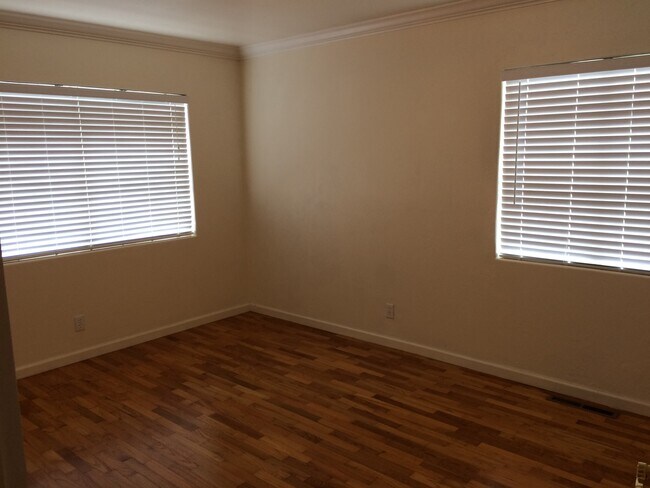 Foto del edificio - Great 3 Bedroom 3 Bath House in Monterey Fishermans Flats Neighborhood