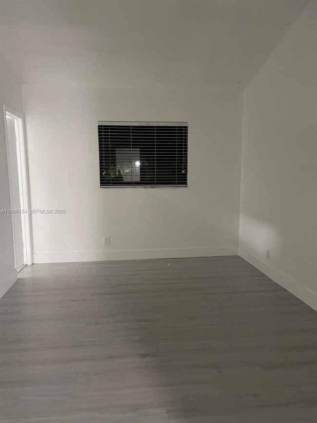 Building Photo - 1455 Holly Heights Dr