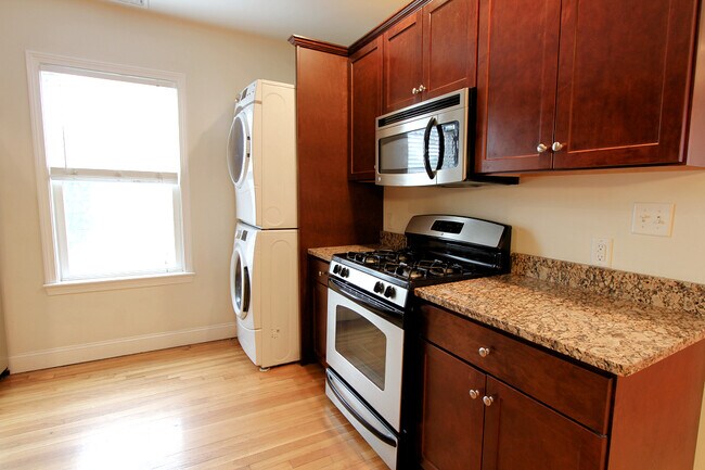 Building Photo - 3 Griggs Pl