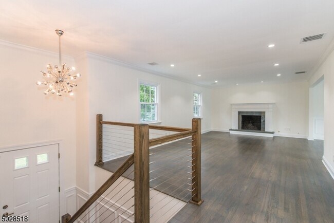 Building Photo - 56 Woodmont Rd