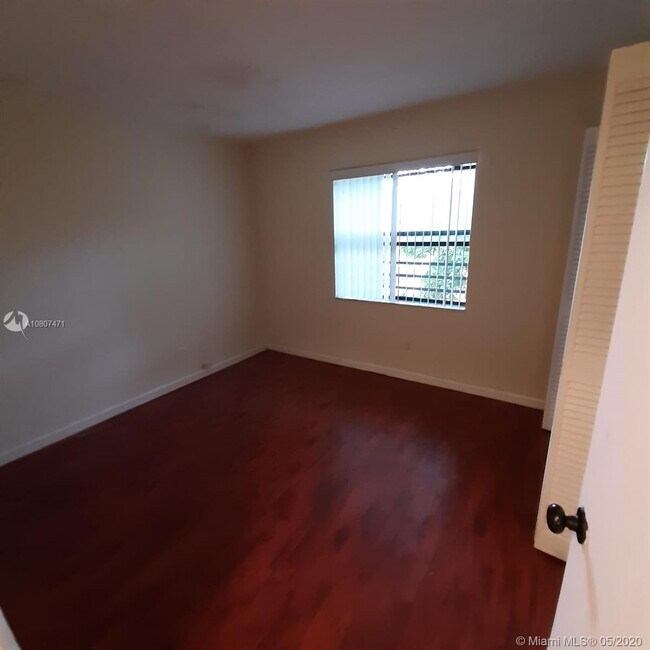 Foto del edificio - 11313 Royal Palm Blvd