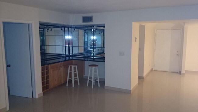 Foto del edificio - 9735 NW 52nd St