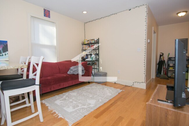Building Photo - Unique BU Apartment