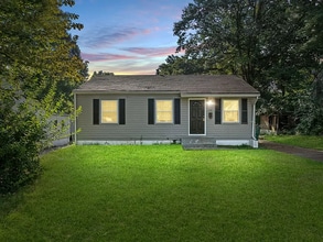 Building Photo - 332 Cameron Rd