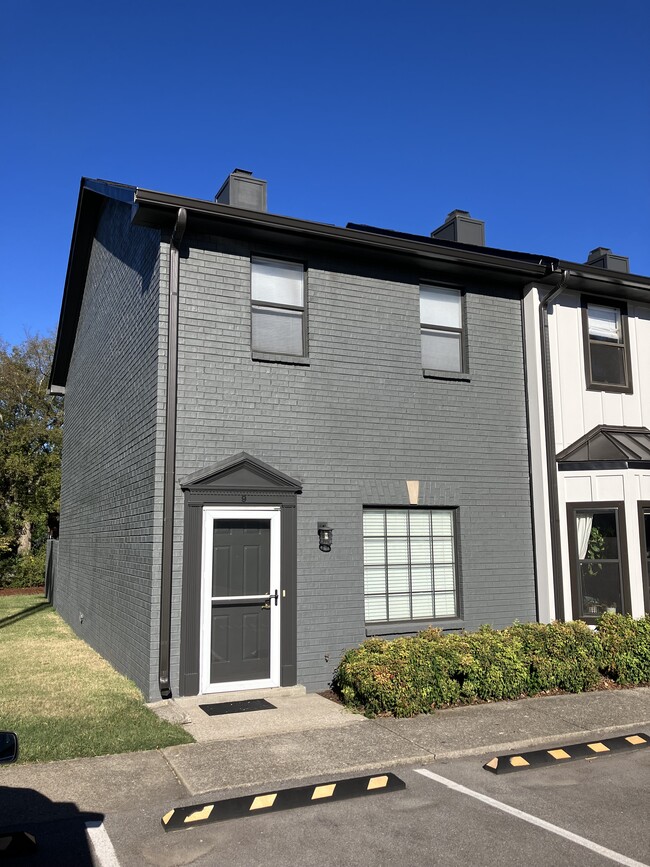 Building Photo - 2112 Blair Blvd