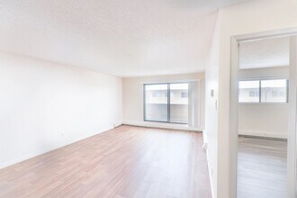 Building Photo - Glenmore Estates