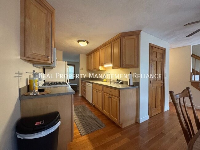 Foto del edificio - 38 Kimball Ave