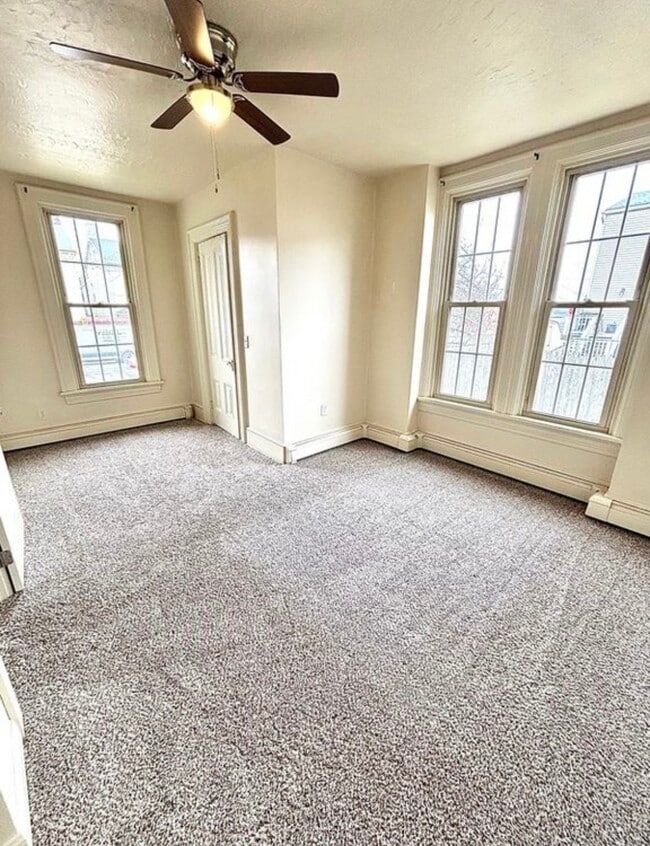 Bedroom - 313 Walnut St