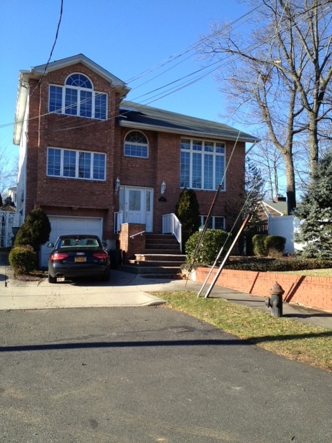 Front - 515 O Gorman Ave