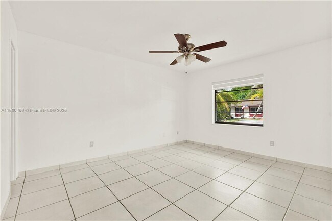 Foto del edificio - 7127 SW 154th Ct