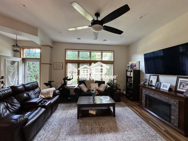 Foto del edificio - 11740 Vermillion St NE