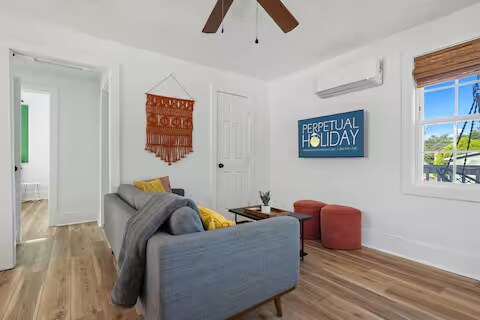 Foto del edificio - 4995 Chateau Ave