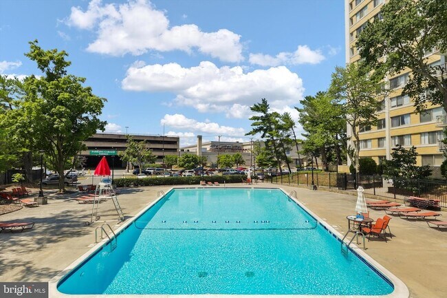 Foto del edificio - 301 N Beauregard St