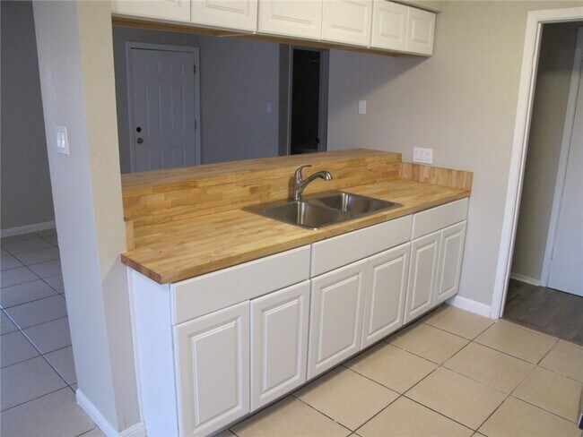 Foto del edificio - 8626 Fireside Dr