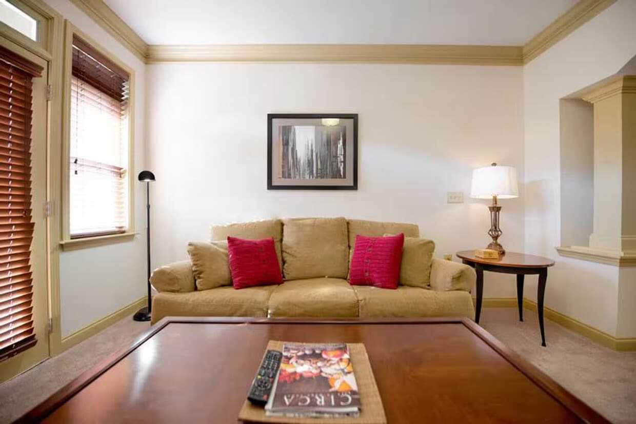 Foto principal - 2035 Renaissance Park Pl