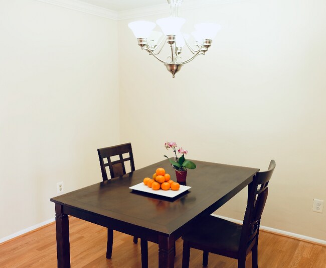 Foto del edificio - 7602 Cosgrove Pl