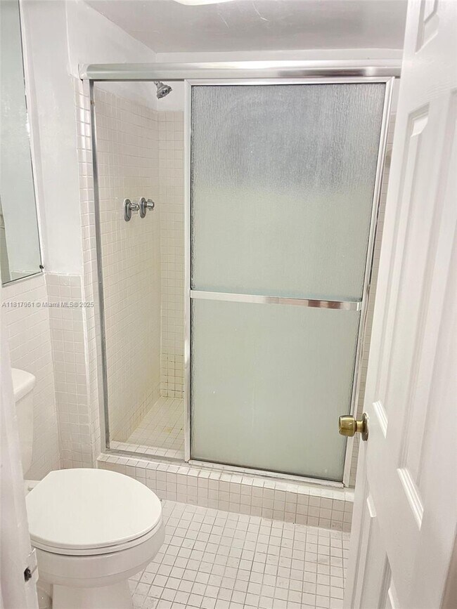 Foto del edificio - 7410 SW 82nd St