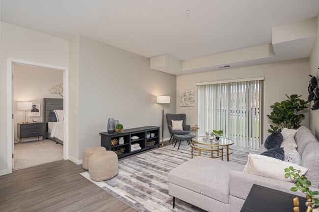 2BR,2BA - Living Room - Quest