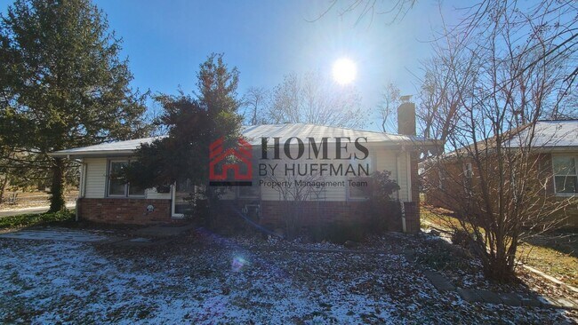 Foto del edificio - Three Bedroom House | Detached Garage | Ba...