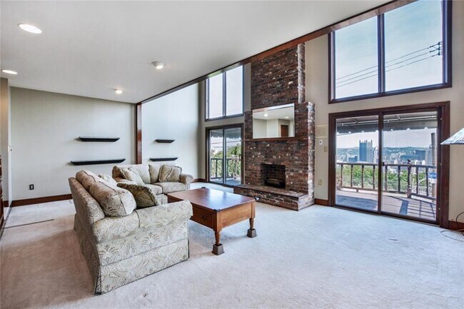 Great living space - 346 Bigbee St
