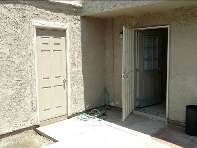 Building Photo - 600 S Dobson Rd
