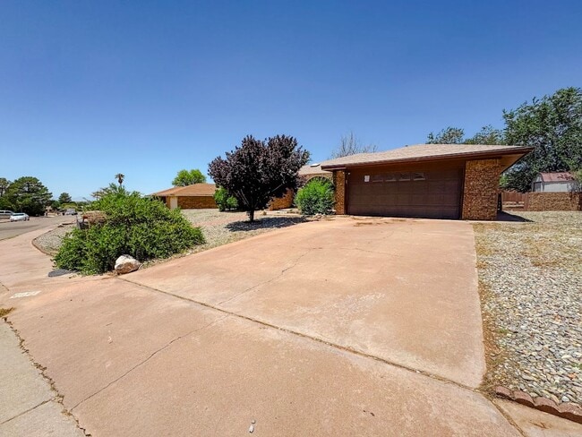 Building Photo - 3021 Del Sur