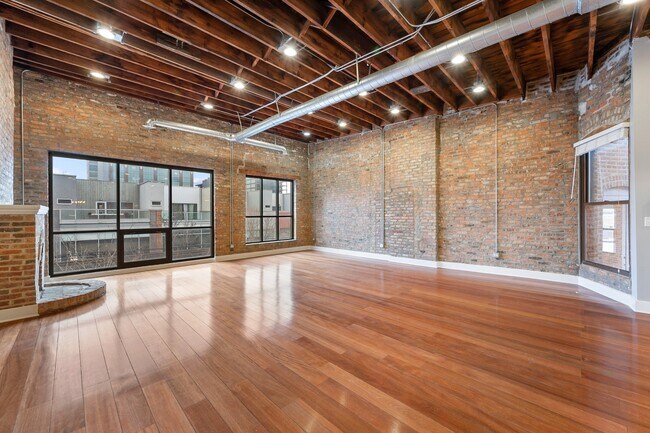 Foto del edificio - 1015 W Lake St