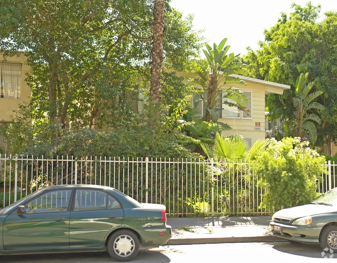 Building Photo - 7032 Hawthorn Ave