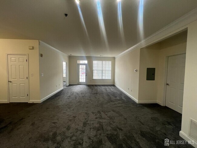 Building Photo - 263 Samuel Cir