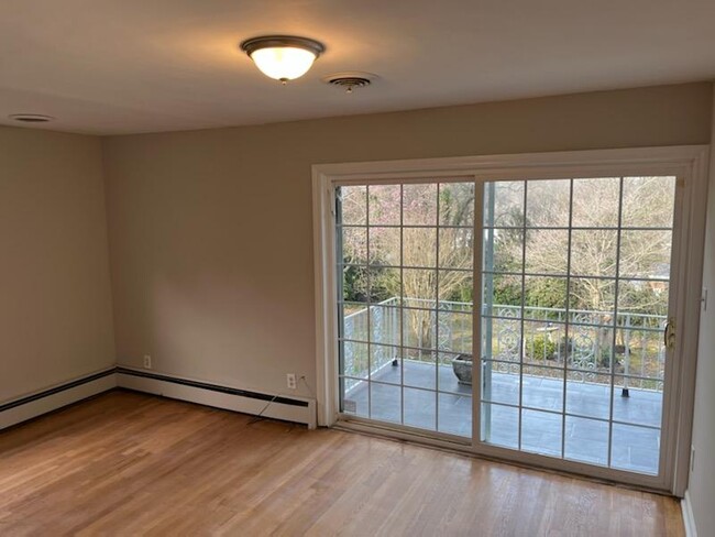 Building Photo - 1305 Marboro Dr