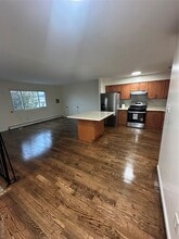 Building Photo - 987 Lincoln Ave