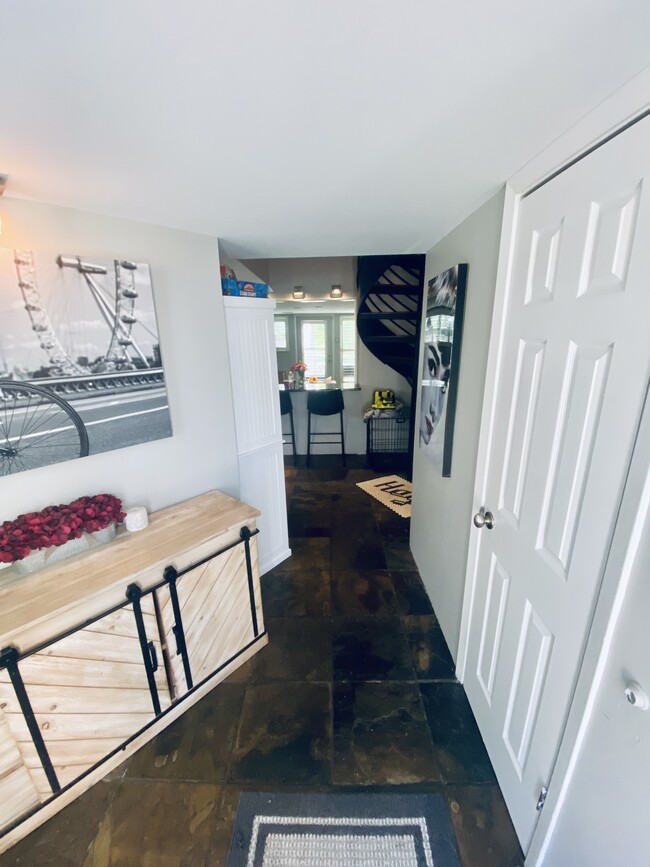 Foto del edificio - 2512 Riverfront Dr