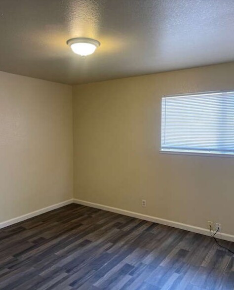 Foto del edificio - 7718 Brentwood Dr