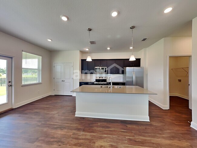 Foto del edificio - 14624 Cedar Ml Dr