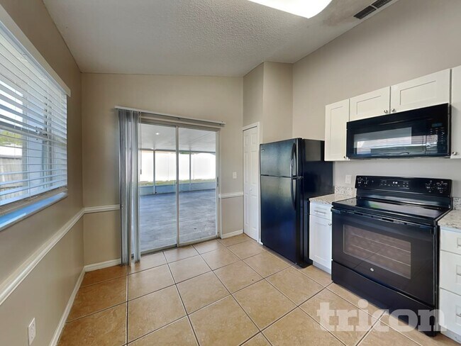 Foto del edificio - 9743 Red Clover Ave