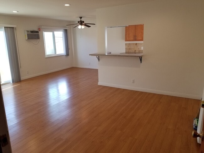X Large Living Room and Dinning Room. - 3657 Mentone Ave