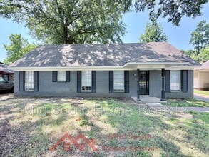 Building Photo - 1733 Gowan Dr