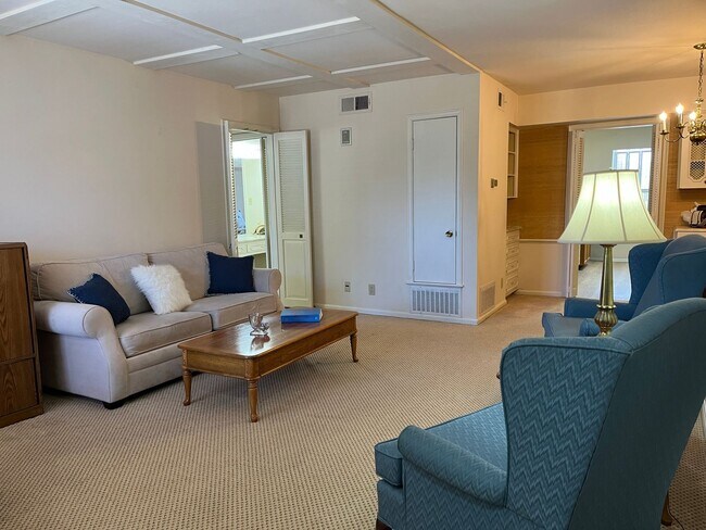 Foto del edificio - 3730 Fairfield Ave