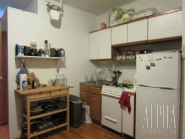 Foto del edificio - 637 E 6th St