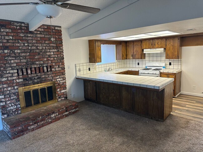 Foto del edificio - 1703 S. WATSON ST - 3 BEDROOM 2 BATH - VIS...