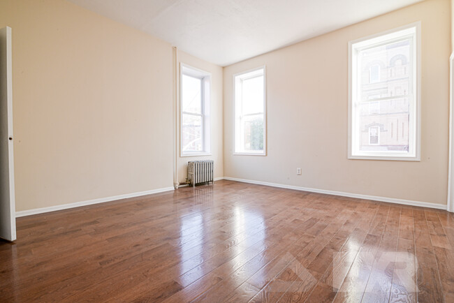 Building Photo - 361 Halsey St
